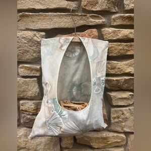 Vintage Clothespin Bag with wooden clothespins